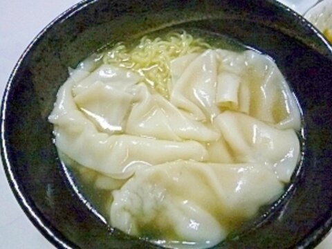 ワンタン入り麺